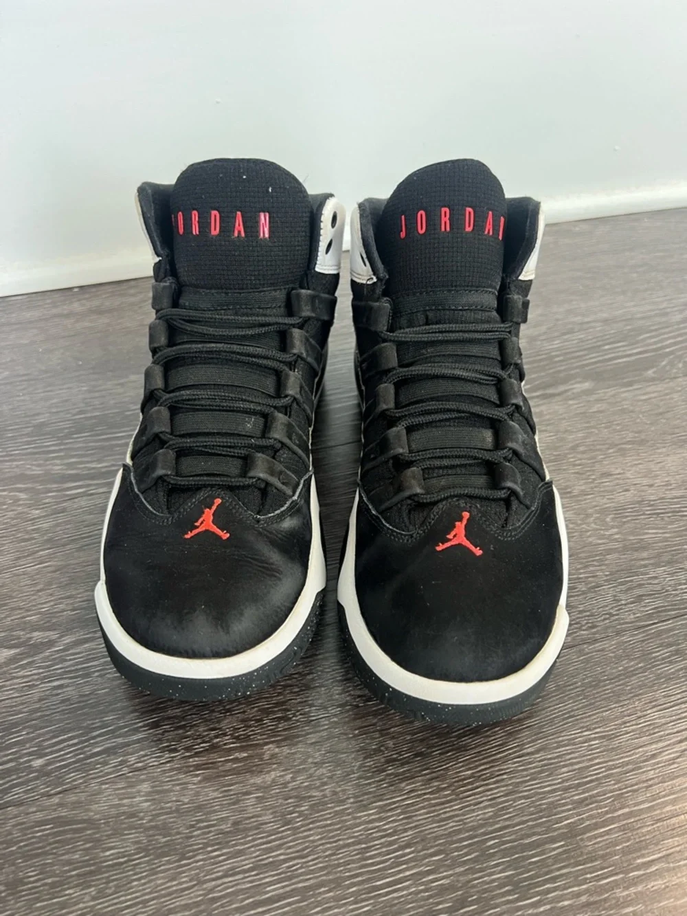 Air Jordan Max Aura Sneakers